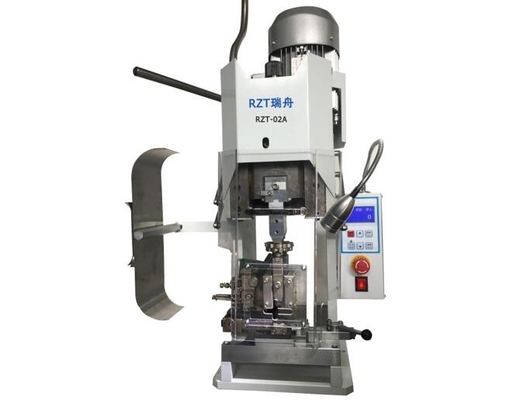 Büyük Kapasiteli Terminal Sıkma Makinesi Kolay Kullanım 600 * 300 * 600MM